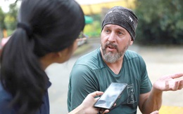 Steve Koyle - nửa cuộc đời làm bạn cùng voi