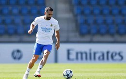 Hậu vệ Real Madrid thách đấu... cờ vua trong lúc chấn thương