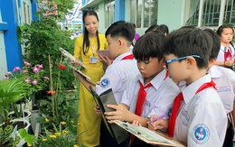 Tiết học ở vườn thực vật kết hợp công nghệ số