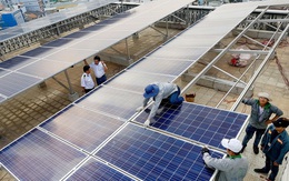 Người dân thông báo lắp đặt điện mặt trời mái nhà dễ hay khó mà EVN yêu cầu xử phạt?