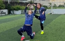 Khi bạn thích đá cầu nhưng lỡ hẹn nhóm bạn đi đá bóng