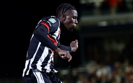 Grimsby bị phạt 690 triệu đồng vì sử dụng cầu thủ không hợp lệ thắng Man Utd