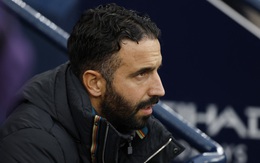 HLV Amorim: 'Ông chủ Man United đề nghị ký hợp đồng mới với tôi'