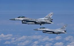 Ba Lan lại điều máy bay ra biên giới khi Nga không kích Ukraine