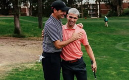 Carlos Alcaraz cùng Roger Federer so tài đấu… golf