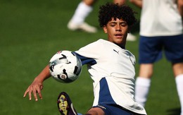 Con trai Ronaldo gây sốt với siêu phẩm đá phạt đẳng cấp