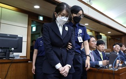 Cựu đệ nhất phu nhân Hàn Quốc lần đầu ra tòa