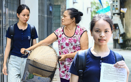 Ngoại không lao động được, cháu làm công nhân kiếm học phí và nương tựa tình người