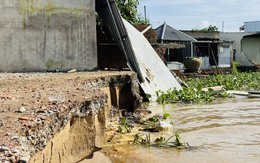 Sạt lở bờ sông Tiền, 5 căn nhà sụp xuống sông