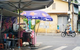 Quảng cáo web cá cược trà trộn, luồn sâu ở khối hàng quán nhỏ