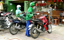 ‘Cấm' shipper vào quán: Ứng xử sao cho đẹp?