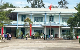 Ra mức đóng bình quân xã hội hóa mua tivi, vi tính, phụ huynh bức xúc