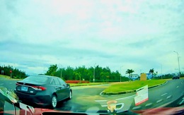 Tài xế ô tô hú vía khi xe biển xanh sang đường ẩu, cảnh sát giao thông vào cuộc