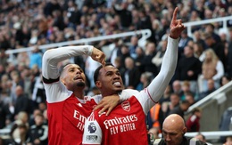 Arsenal thắng Newcastle phút cuối nhờ sở trường phạt góc