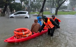 Đà Nẵng hứng mưa rất to trong hôm nay, đến tối thì giảm dần