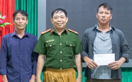 Một tiếng rưỡi nghẹt thở giải cứu 7 ngư dân trên tàu mắc cạn giữa sóng bạc đầu