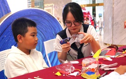 Làm lồng đèn trung thu từ ‘rác’ nhựa