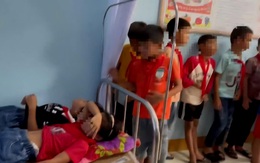 Phó hiệu trưởng nói không cho học sinh ngộ độc đi viện vì 'chờ điều ô tô chở'