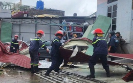 Lốc xoáy ở Hải Phòng, hàng trăm nhà bay mái, 2 người bị thương