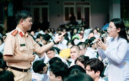 Mở phiên tòa giả định tại trường xử vi phạm luật giao thông, học sinh 'thấm' nhanh hơn