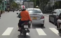 'Bột lạ' người phụ nữ rải xuống đường là... cà phê hòa tan