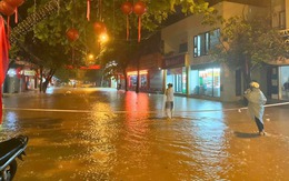 Lũ đặc biệt lớn trên sông Hồng, 4 giờ dâng 2,6m