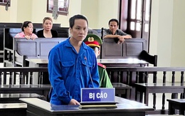 Dùng kéo đâm bạn đang cùng đánh bài ăn tiền, nhận án 8 năm tù