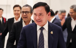 Ông Thaksin sang Singapore khám bệnh giữa lúc chính trường Thái Lan biến động