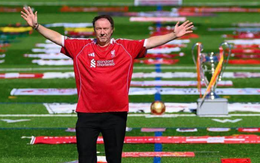 Fan Liverpool lập kỷ lục Guinness với hơn 1.047 áo đấu ‘Lữ đoàn đỏ’