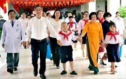 Lễ khai giảng đặc biệt tại Bệnh viện Ung bướu TP.HCM