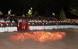 'Biển người' háo hức xem Mưa đỏ tại Thành cổ Quảng Trị