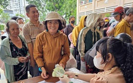 Cùng chia sẻ món quà Tết Độc lập