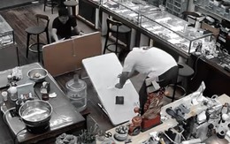 Những tình huống dở khóc dở cười của chiếc bàn gấp gọn