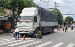 Cảnh sát giao thông TP.HCM cảnh báo 'điểm mù' của xe tải trọng lớn, xe máy dễ bị 'nuốt chửng'