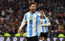 Lionel Messi nhòa lệ rồi rực sáng trong trận chia tay sân nhà Argentina