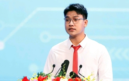 Nam sinh đại diện hơn 26 triệu học sinh phát biểu tại lễ khai giảng đặc biệt