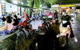 Không chỉ 'đẩy đuổi' người buôn bán lấn chiếm vỉa hè, cần chỗ buôn bán hợp pháp