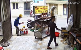 Giật được gà cúng cô hồn, hai thanh niên nhờ chủ nhà chia đôi