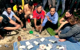 Lợi dụng đám tang mở sới bạc, 14 con bạc bị 'hốt' trong đêm
