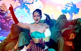 Thu Quỳnh diễn nhạc kịch Công chúa tóc mây