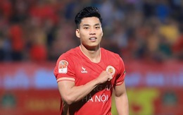 Văn Thanh phẫu thuật cổ chân, nghỉ nửa năm