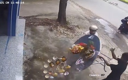 Hai thanh niên lật đồ cúng cô hồn để cướp bàn inox