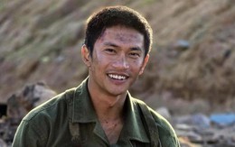 Tên phim Mưa đỏ hiện lên cuối phim mang theo ẩn ý