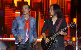 Khi ‘Đất nước trọn niềm vui’, ‘Viết tiếp câu chuyện hòa bình’ hát kiểu rock
