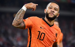 Cựu tiền đạo Barca đi vào lịch sử bóng đá Hà Lan