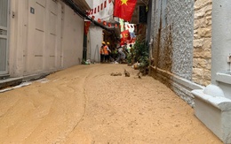 Bùn lại trào lên từ lòng đất gần nơi đào hầm metro Nhổn - ga Hà Nội