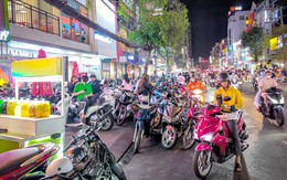 Nạn sử dụng trái phép lòng lề đường ở TP.HCM vẫn còn phức tạp