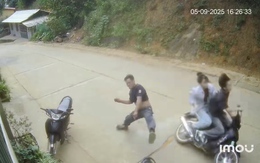 Đi bộ giữa đường bị đôi nam nữ 'đốn ngã dập mông'