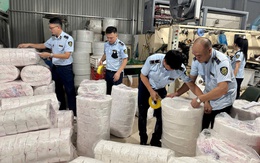 Triệt phá cơ sở sản xuất, kinh doanh bỉm, băng vệ sinh giả quy mô khủng