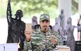 Venezuela đưa 25.000 quân tới biên giới, chỉ trích Mỹ điều tàu ngầm hạt nhân